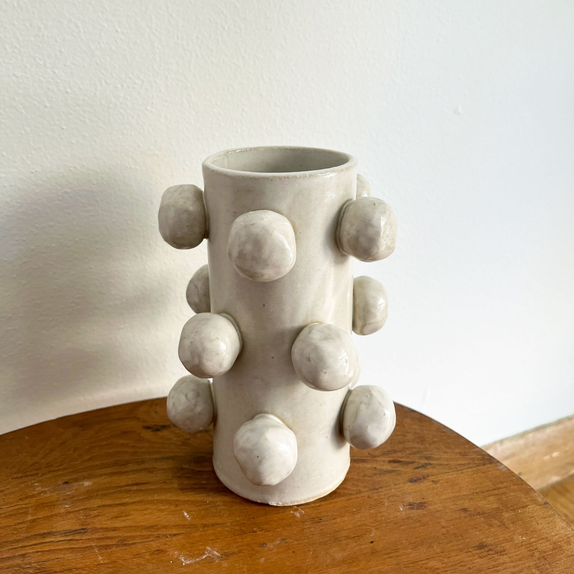 salto-bobblevase-5 Bobble Vase - White - Image 1