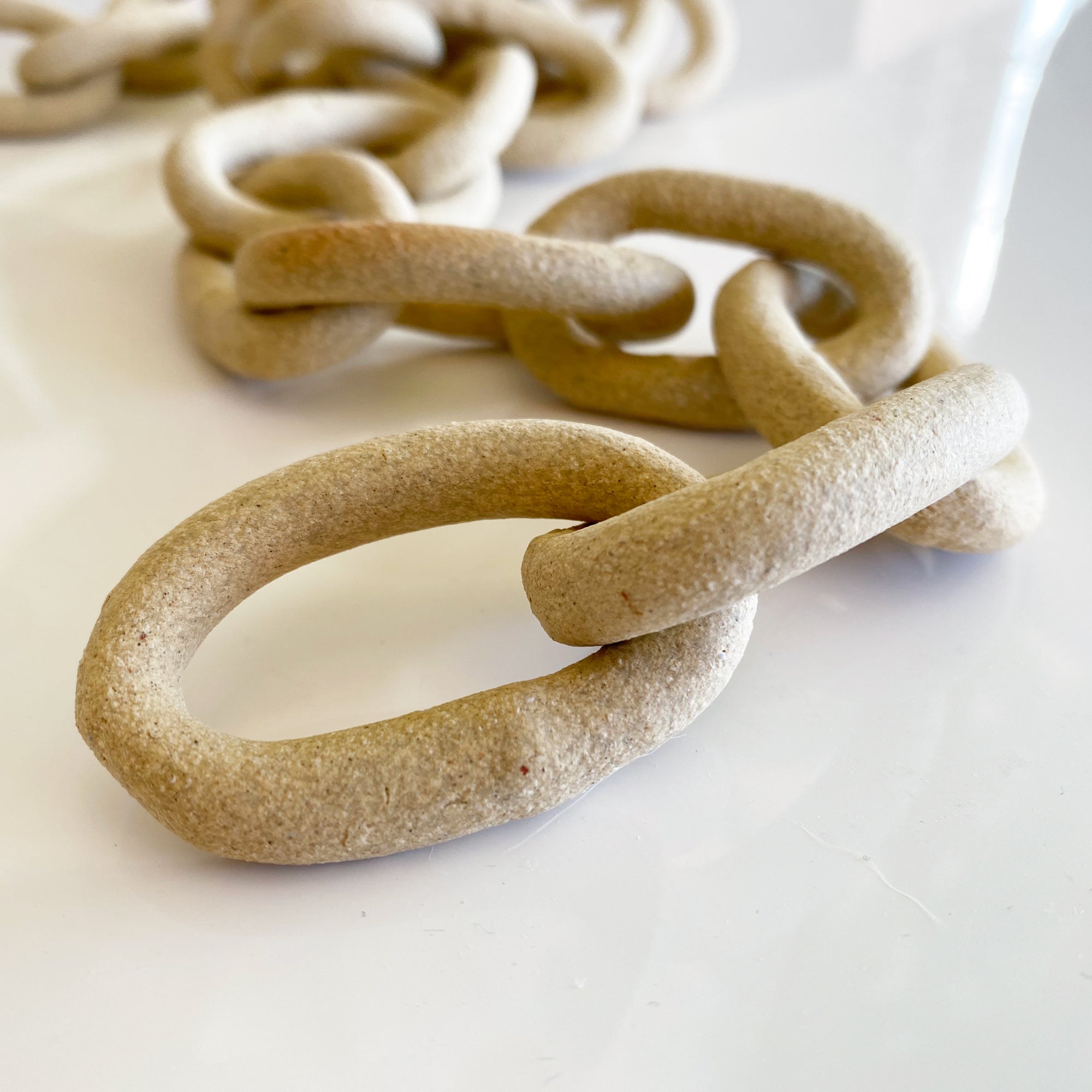 salto-chain-smallbeige2 Small Chain - Sand - Image 1