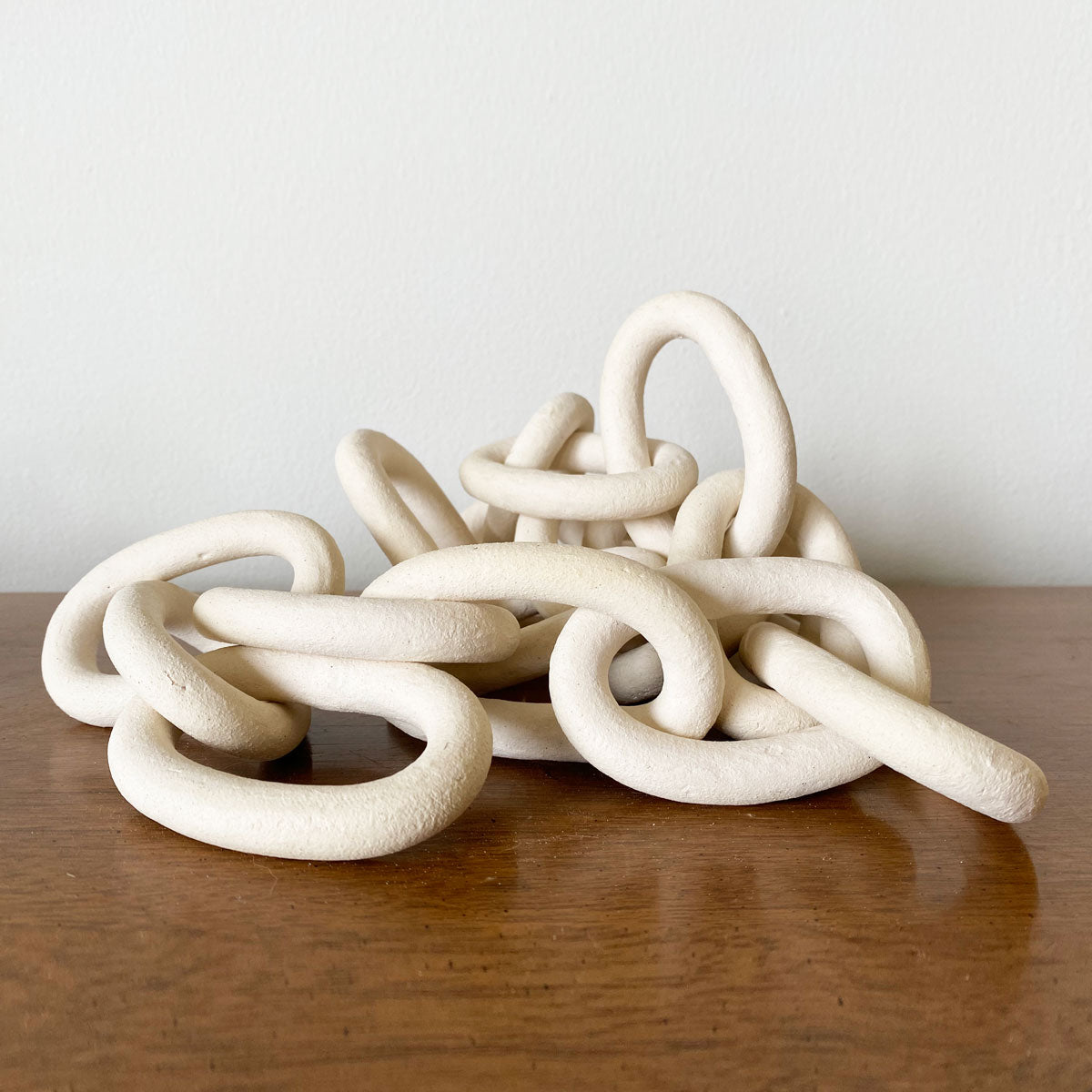salto-chains-white-lg1 Large Porcelain Chain - White - Image 1