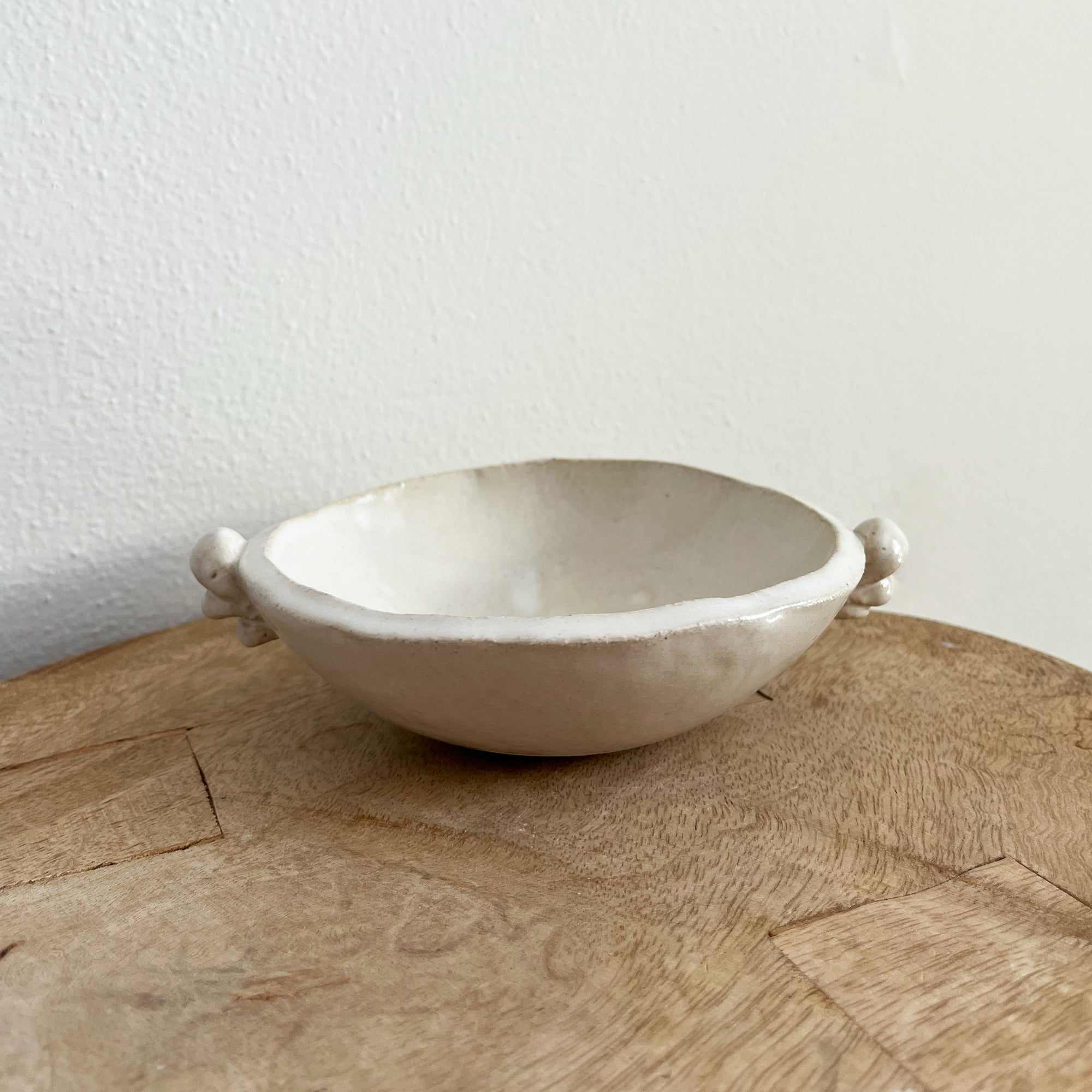 salto-cornerfrillstray5_7ff4e206-b124-4550-8fb2-af2547a642b9 Tiny Splash Bowl - Image 1