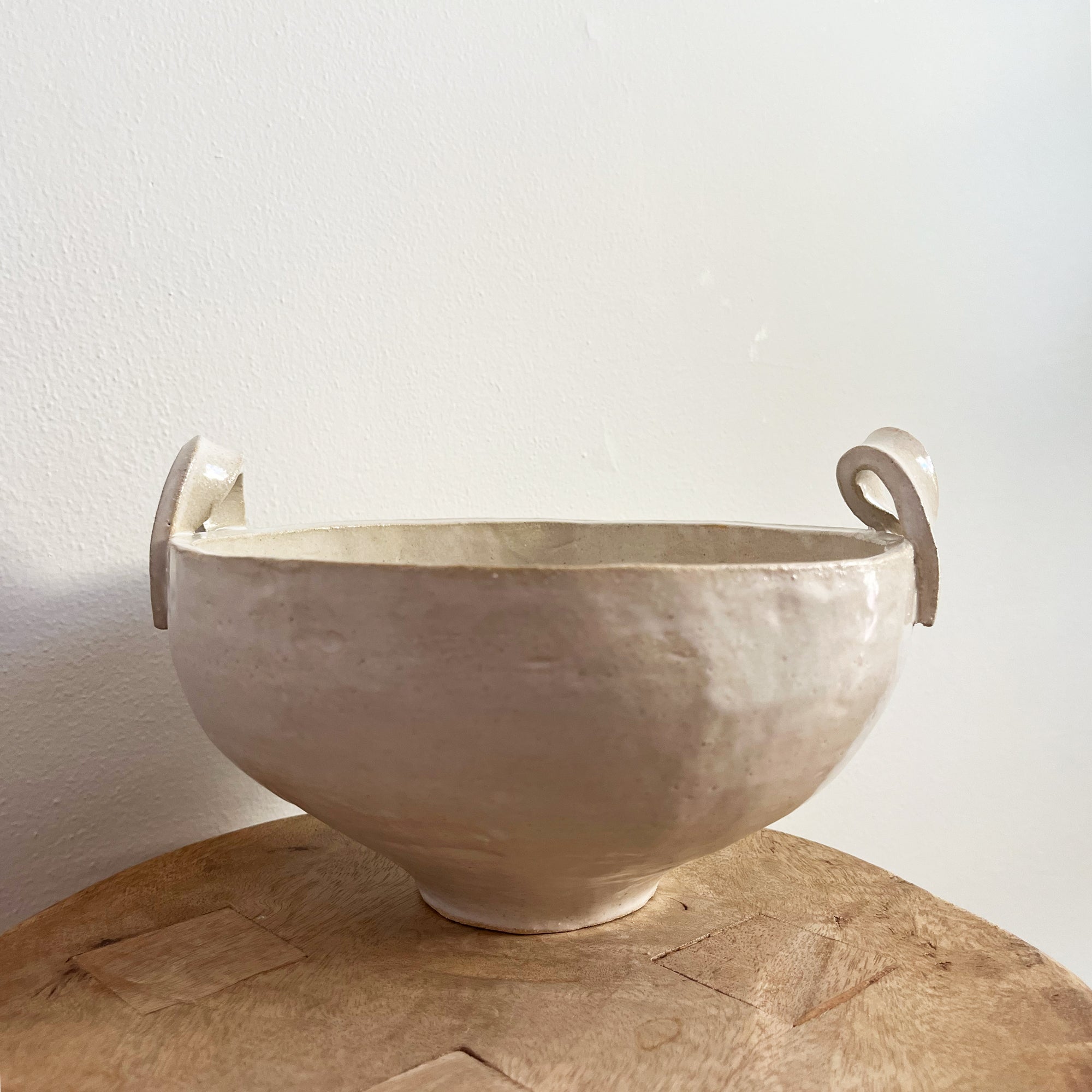 salto-handlebowl3 Twisted Handle Bowl - Image 1