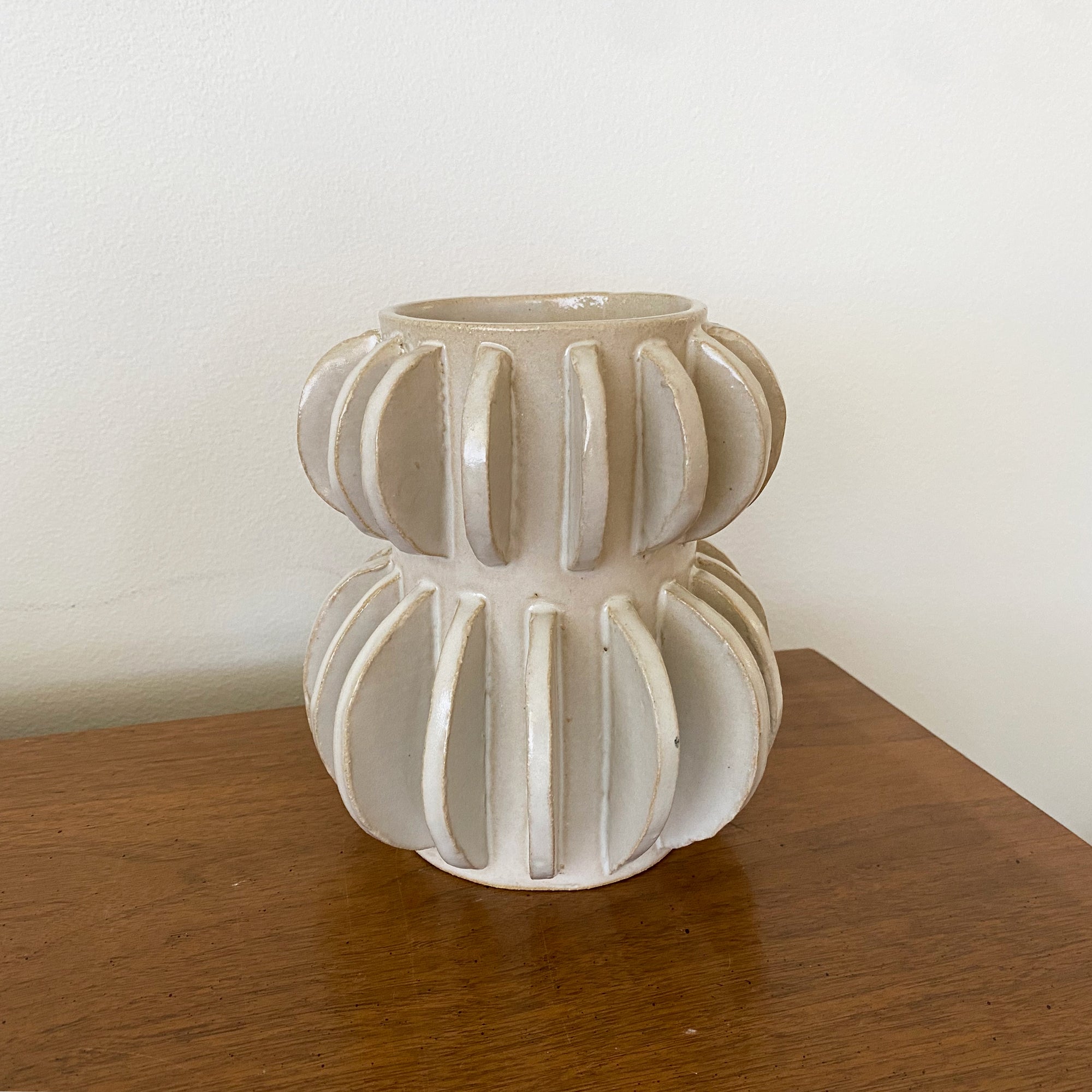salto-newfin5 Butterfly Fin Vase - Image 1