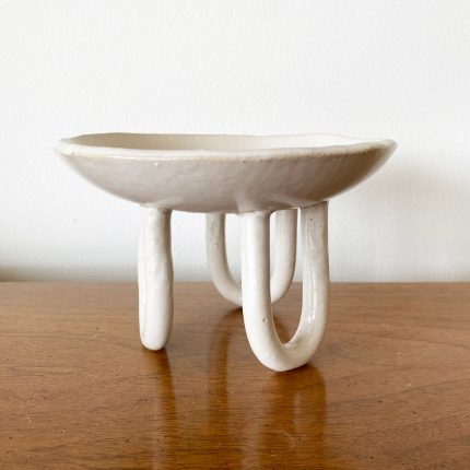 Loopy Legged Pedestal Dish - White