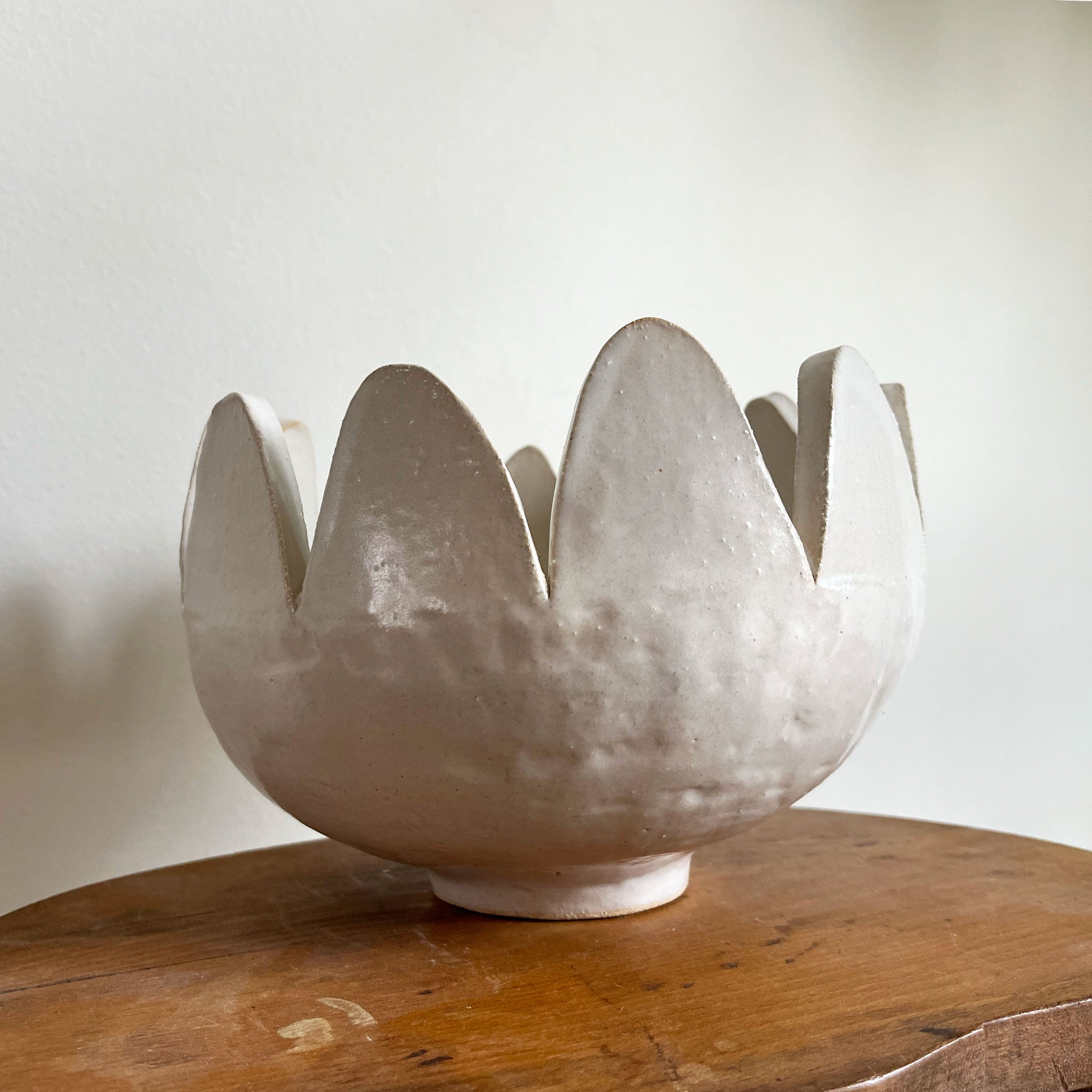 salto-petalbowl1 Petal Bowl - White - Image 1