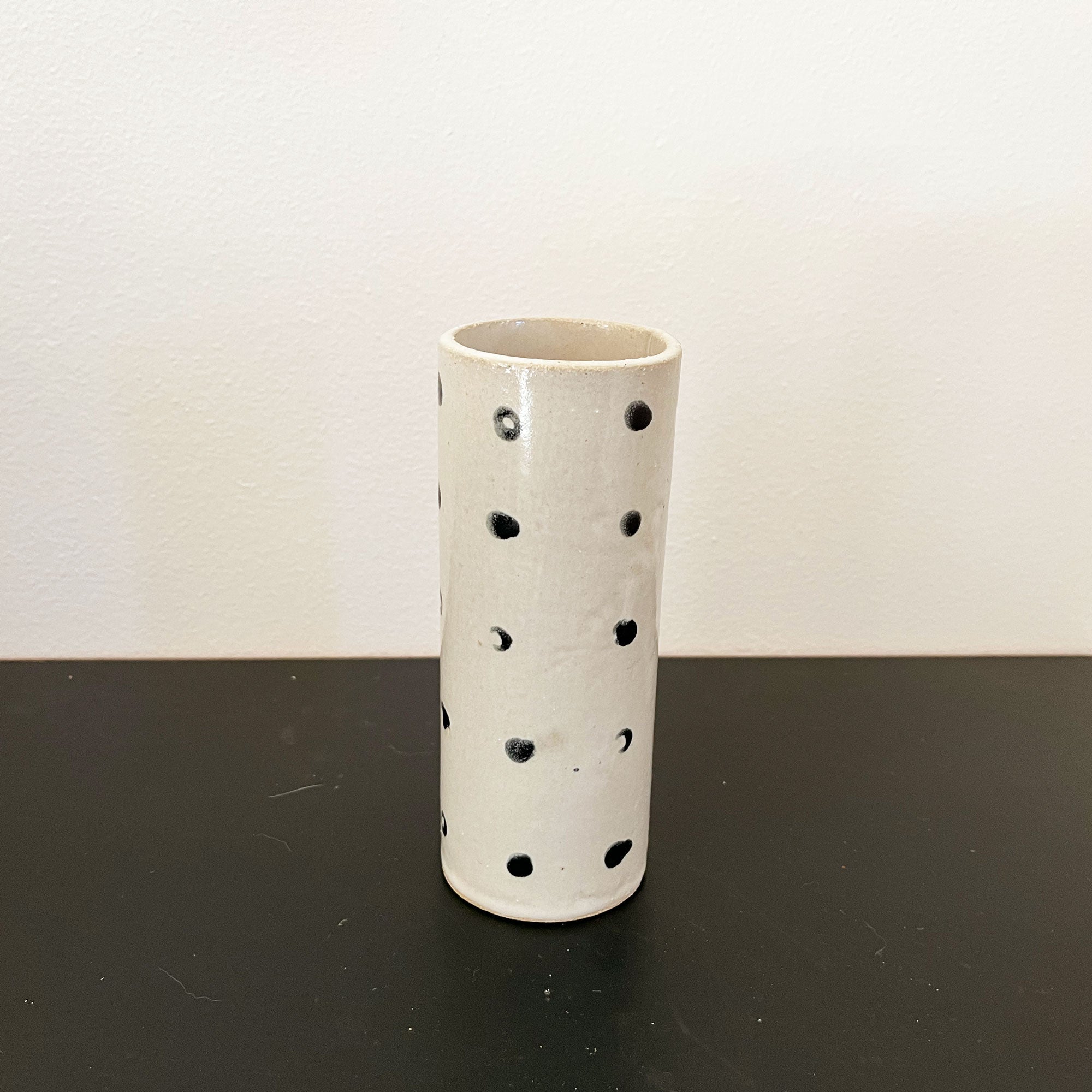 salto-polkadotvase4 Polka Dot Vase - Image 1