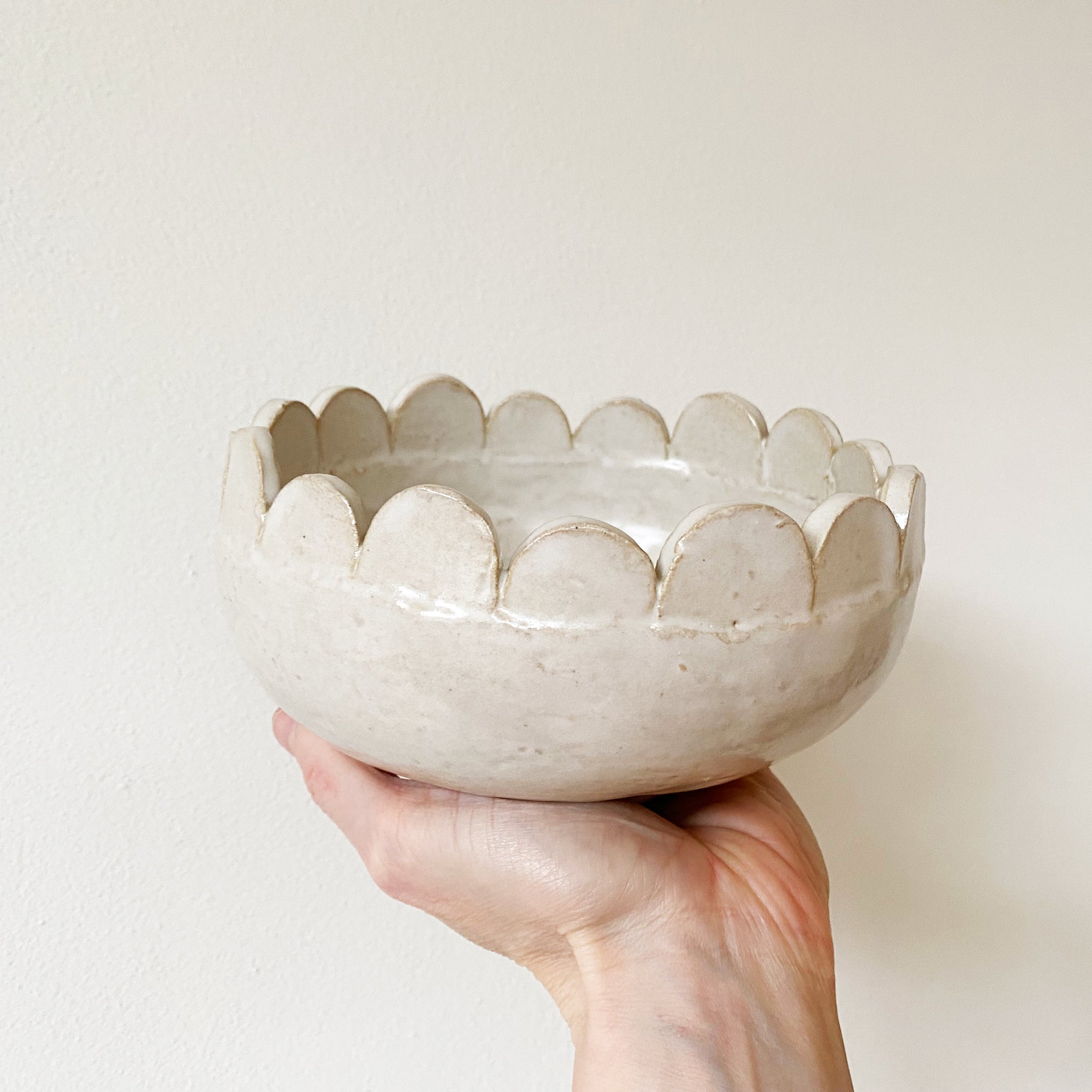 salto-scallop1-1 Scallop Bowl - White - Image 1