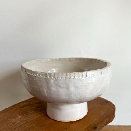 Textured Rim Pedestal Bowl