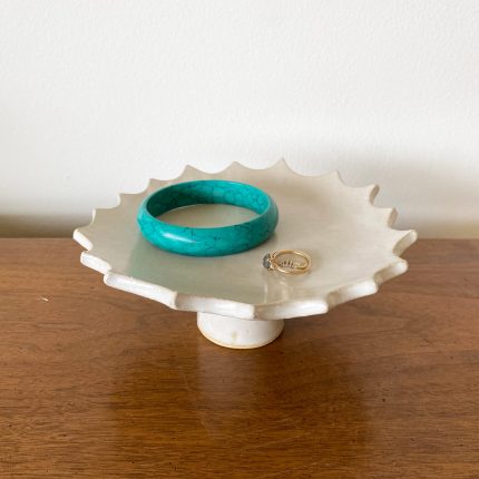 Webbed Pedestal Plate - White