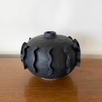 Wiggles Round Vase - Black